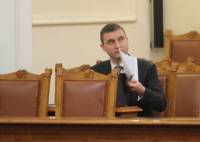 Владислав Горанов дръпна емоционална 45-минутна реч в парламента в сряда, използвайки реториката на моркова и тоягата