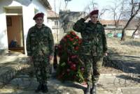 Всяка година в Сушица с военни почести се честват годишнините от рождението и от смъртта на матроса от зелените поля