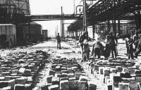 Затворници от Освиенцим са използвани при строителството на химически завод в Полша