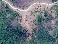 На сателитните снимки там, където е било селото, днес се виждат само останките на няколко порутени постройки