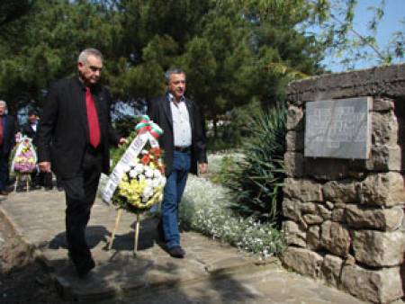 Патриотите почетоха жертвите на турския геноцид в Българово