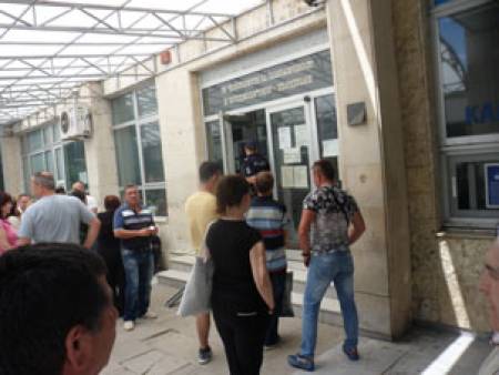 Изселници се трупат пред паспортните служби в Кърджалийско