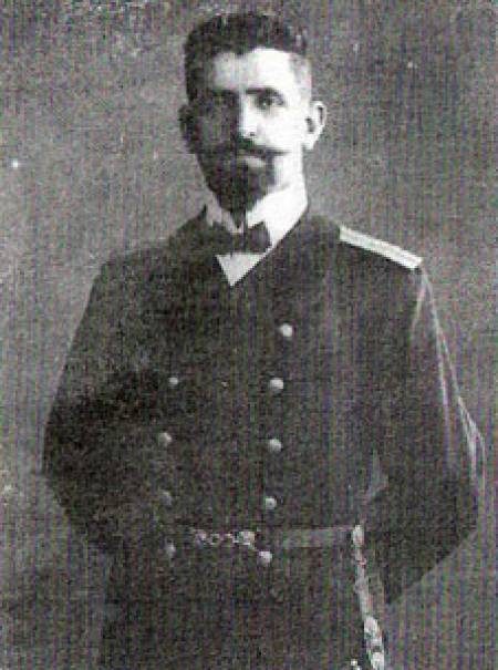 Първият български офицер – подводничар и командващ флота