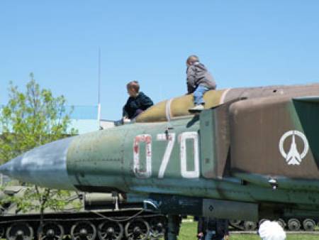 Трудовакът Ненчев май ще приземи ВВС направо в някой пункт за скрап