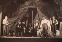 Сцена от постановката „Хан Татар“ през 1955 г. Колко ли от актьорите са били агенти на службите