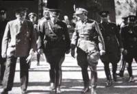 Хитлер (вляво) в разговор с турски генерал