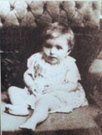 Аглика Стоянова (1886-1888 г.) - рано починалата дъщеря на Анастасия и Захарий