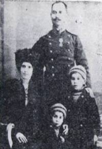 Христо Коджейков със семейството си
