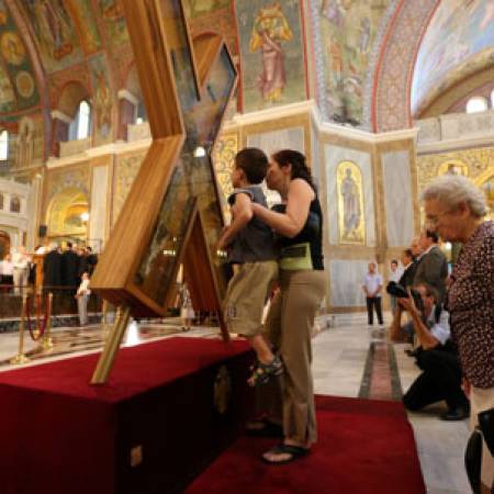 Православната църква чества свети Андрей