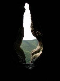 Пещерата „Утробата”