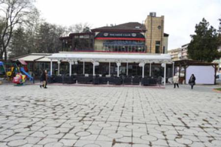 Съдът потвърди спорно решение за площада пред дома на Йовков