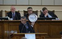 Времето на ДПС тече в обратна посока, заяви Валери Симеонов от трибуната на парламента