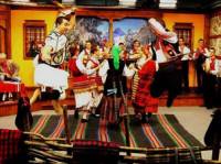 Талантливите танцьори от формация „Българско“ в студиото на предаването