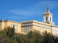 Сградата на Висше военноморско училище „Н. Й. Вапцаров“ днес