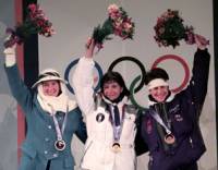 На 9 февруари т.г. се навършват 18 години от единствения ни до момента златен медал в зимните спортове. Спечели го Екатерина Дафовска (в средата) в дисциплината биатлон