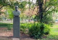 Паметник на Антон Безеншек в Пловдив