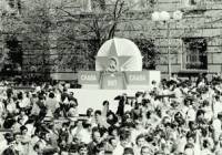 Манифестации по случай 1 май през 1986 г. Участниците дори не подозират, че дефилират под радиоактивен облак 