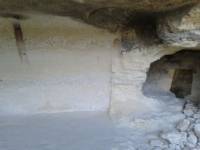 Скалните пещери, използвани от монасите от Аладжа манастир край Варна