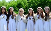Румънските „Нимфи Дачие“ ще играят римски моми и невести
