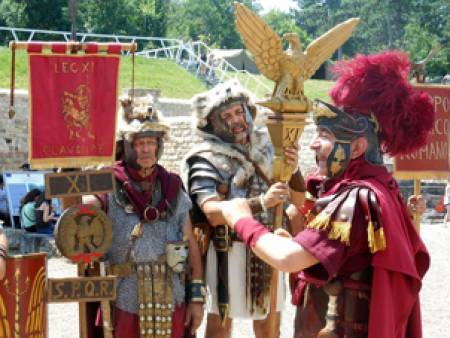 Римски легионери и весталки оживяха в Свищов