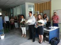 Пред мемориалния кът на писателя в офиса на телевизия СКАТ в Бургас, цветя поднесоха общински съветници на патриотичната формация и журналисти на родолюбивата медия и вестник „Десант“