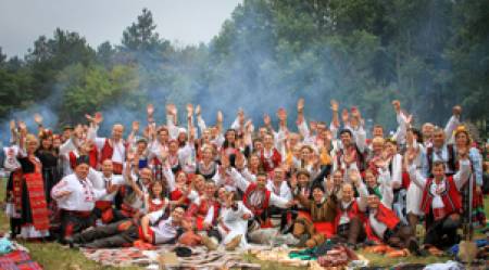 Фестивалът на фолклорната носия в Жеравна очаква гостите си