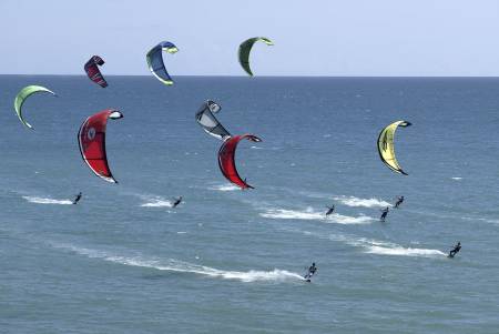 „Приморско есен“ дава шанс на кайт сърфисти да премерят сили на морския бряг