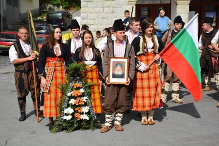 Родолюбив акт: В село Момчиловци откриха мемориална плоча на опълченец
