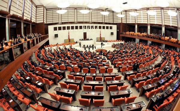 Турският парламент разчисти пътя за още по-голям авторитаризъм на Ердоган