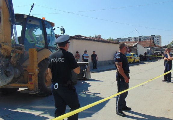 Багери отново ще събарят незаконни къщи в "Столипиново"