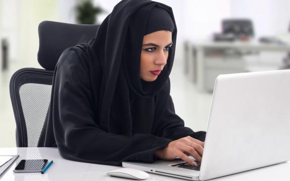 Европейският съд: Работодателите имат право да забранят носенето на ислямски забрадки