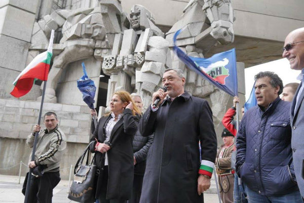 Валери Симеонов поведе „Марша на освобождението“ от Шумен