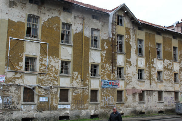 Защо не се ремонтира бившият тютюнев склад в Благоевград
