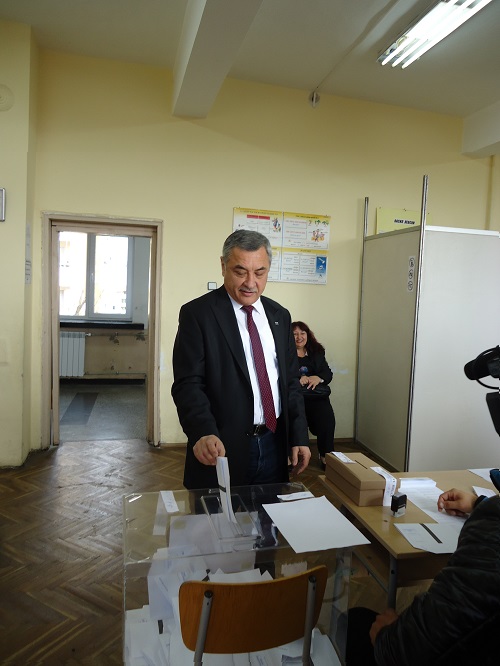 Валери Симеонов: Гласувах за политическата сила, която няма да допусне вмешателството на Турция в България