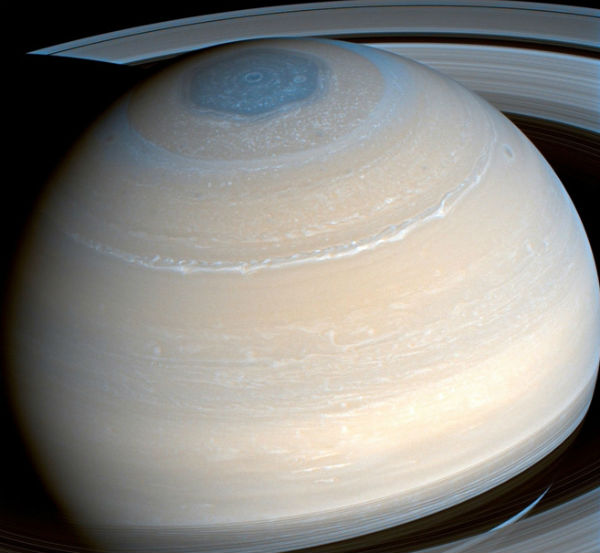 НАСА публикува поразителна снимка на Сатурн