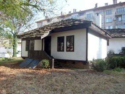 Горя къщата на Никола Войводов във Враца