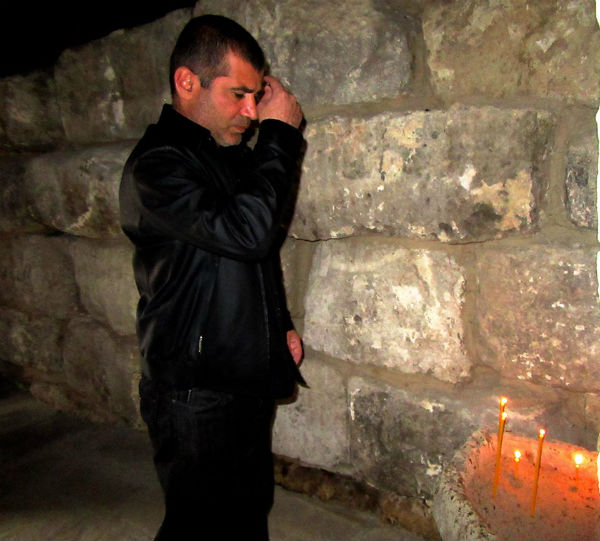 В Двора на Кирилицата запалиха свещички в памет на жертвите на арменския геноцид
