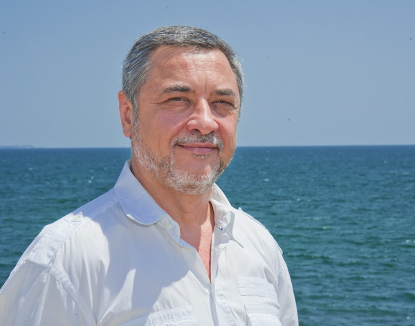 Валери Симеонов обеща „шоу на плажа в Слънчев бряг“