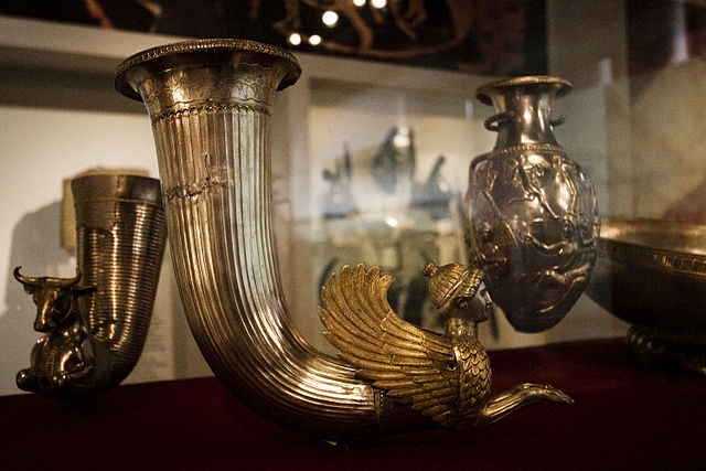 Легендарни съкровища и най-старото обработено злато в света показват в Бургас