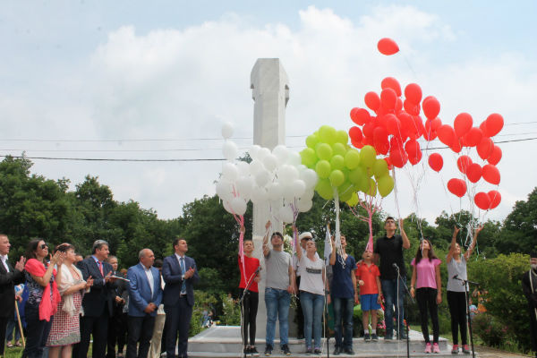 Тракийци почетоха паметта на зверски избитите на Илиева нива българи