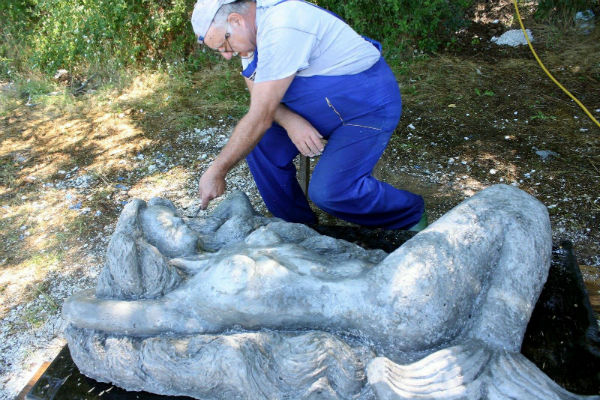Красива скулптура на русалка ще краси морското дъно край Приморско