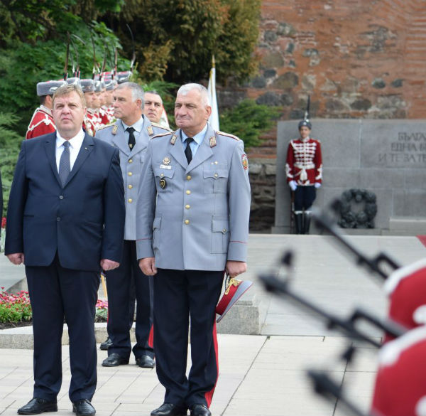 Министърът на отбраната Красимир Каракачанов и генерал Андрей Боцев ще присъстват на „Бриз 2017“