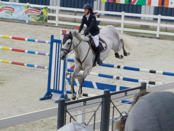 Сияна Базотева от Бургас стана вицешампион на България по конен спорт