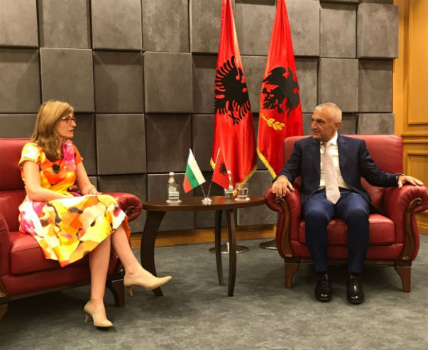 Външният ни министър поиска Тирана да признае българското малцинство в Албания