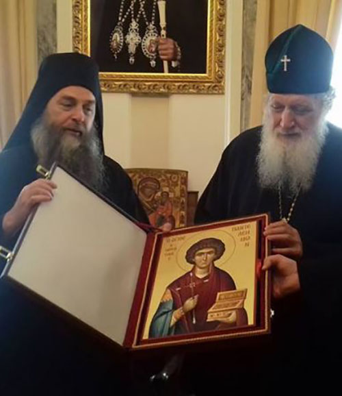 Патриарх Неофит прие монасите от Света гора, донесли у нас мощите на св. Панталеймон