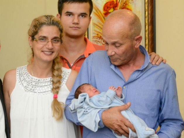 „Въздушното" бебе Николай се приземи в България