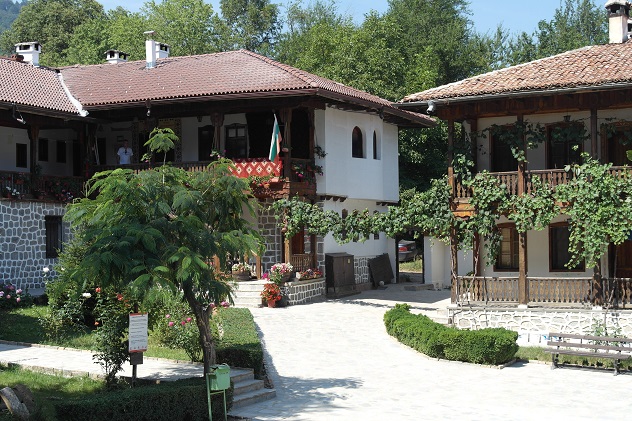 В Клисурския манастир се пази среброкованата корона на първия български екзарх