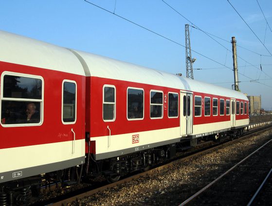 Подозрителна раница спря влака от Горна Оряховица до Шумен