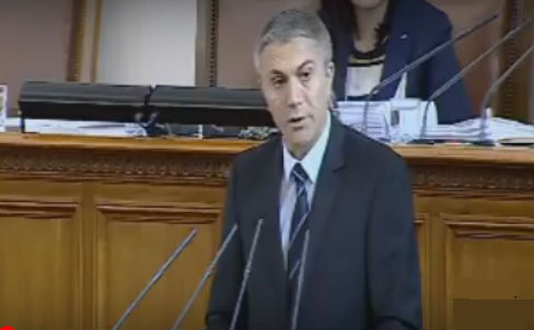 Като израз на "отговорно поведение в името на България" депутати от ДПС подадоха оставки