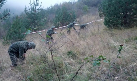 Унищожават противопехотна мина, открита край кърджалийско село
